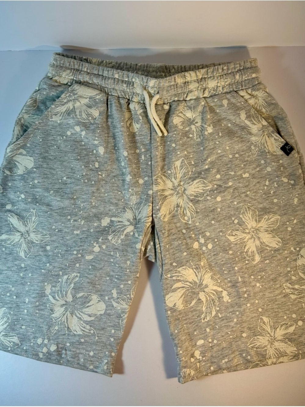Art Class Light Gray Drawstring Knit Shorts Pockets Elastic Waist Size M 8/10